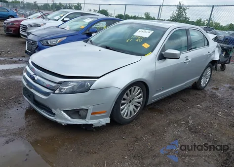 2011 Ford Fusion Hybrid z USA, uszkodzony, nr VIN 3FADP0L33BR126557